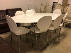 Matbord + 9st stolar